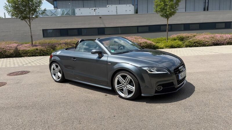 Grau Gebraucht 2011 Audi TT Roadster S-Line Cabrio | 16.495 € (Fairer Preis) - Bild 1/4