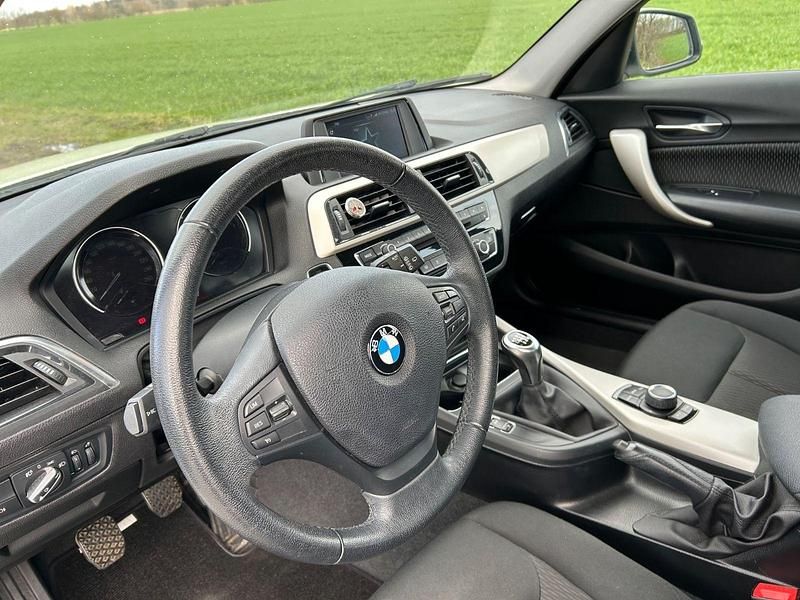 Gebraucht BMW 118 136 PS (100 kW) 2018 Weiß Kleinwagen