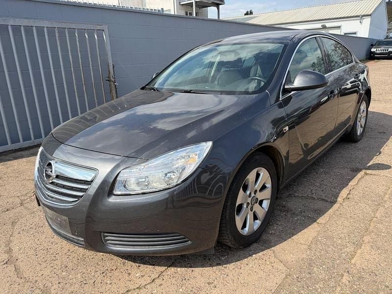 Gebraucht Opel Insignia 131 PS (96 kW) 2011 Grau Limousine
