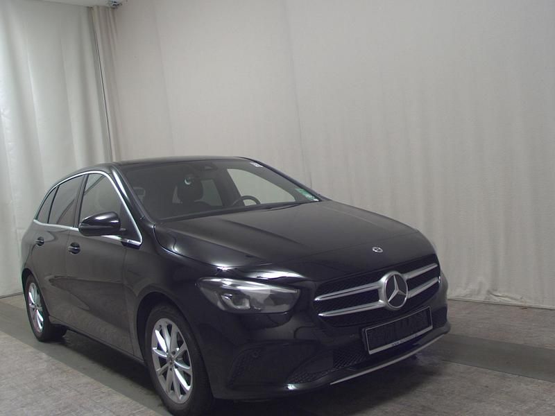 Gebraucht Mercedes B200 Progressive 150 PS (110 kW) 2019 Schwarz Van / Kleinbus