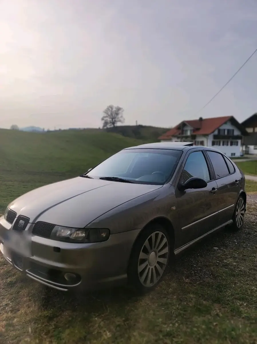 Gebraucht Seat Leon 131 PS (96 kW) 2005 Silber Kleinwagen