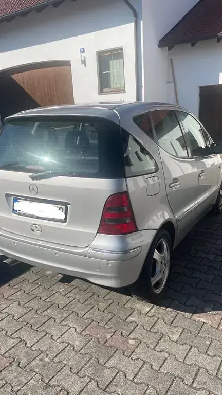 Gebraucht Mercedes 190 120 PS (88 kW) 2000 Silber Limousine