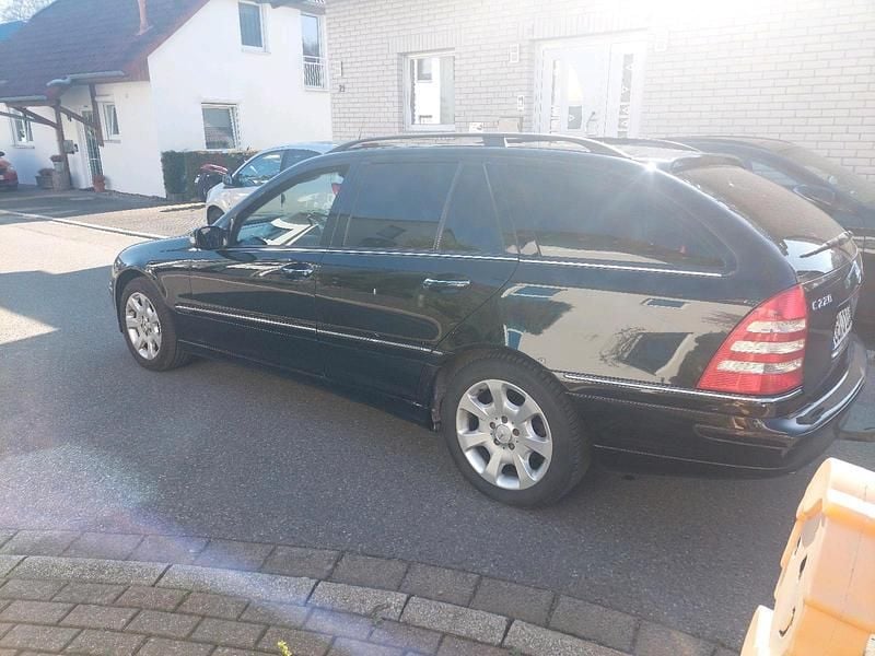 Gebraucht Mercedes C220 150 PS (110 kW) 2007 Schwarz Kombi