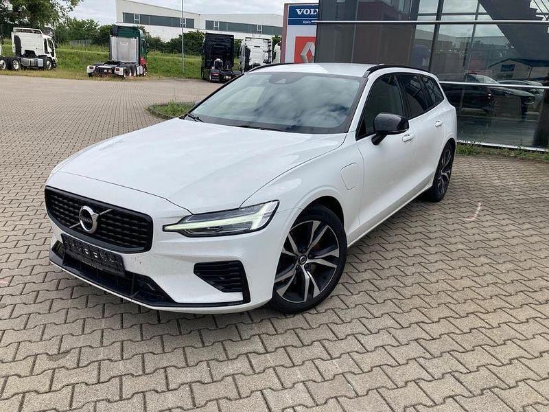 Ice white, solid / solid Gebraucht 2021 Volvo V60 R-Design Kombi | 28.900 € (Superpreis) - Bild 1/4
