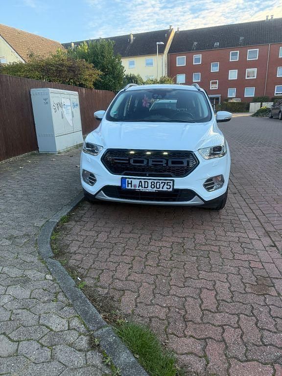 Weiß Gebraucht 2018 Ford Kuga Cool & Connect SUV | 12.000 € (Superpreis) - Bild 1/4
