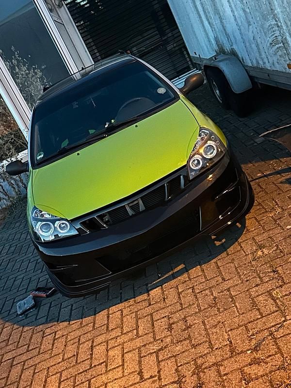 Silber Gebraucht 2006 Renault Clio II Campus Kleinwagen | 2.400 € (Teuer) - Bild 1/4