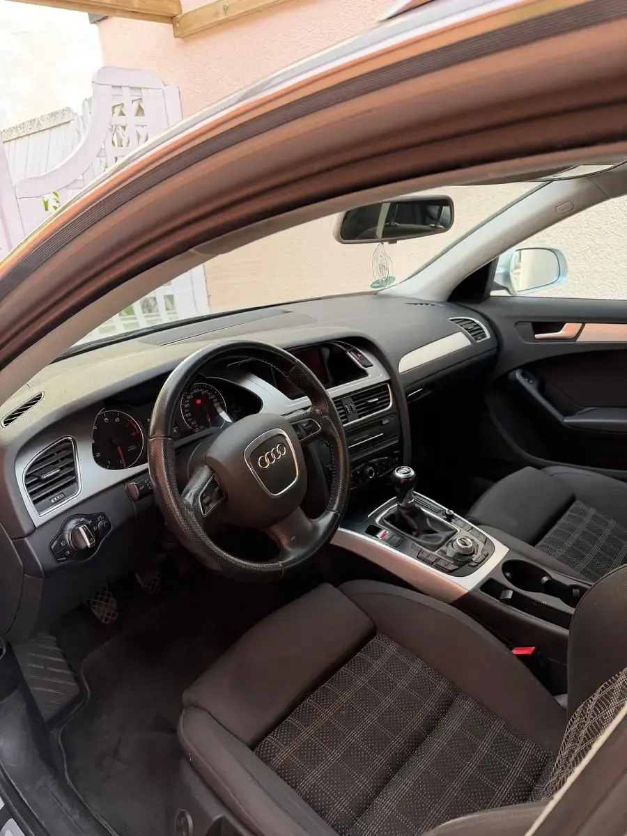 Używany Audi A4 160 KM (117 kW) 2011 Srebrny Kombi