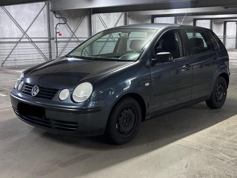 Gebraucht VW Polo 64 PS (47 kW) 2004 Grau Kleinwagen