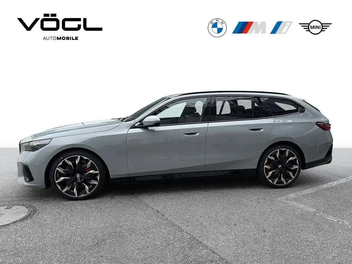 Neu BMW 540 M Sport 303 PS (222 kW) 2026 Brooklyn grau Kombi