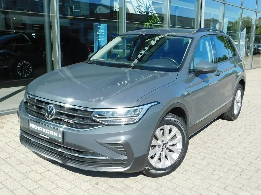 Gebraucht VW Tiguan Life 150 PS (110 kW) 2021 Grau SUV
