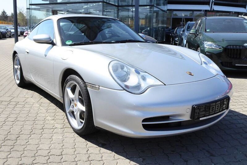 Silber Gebraucht 2002 Porsche 911 Carrera Coupé | 29.980 € (Fairer Preis) - Bild 1/4
