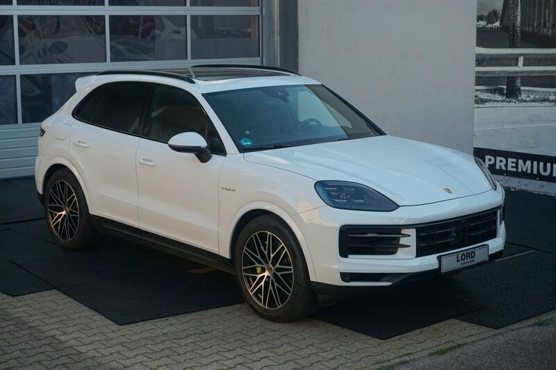 Weiß Gebraucht 2024 Porsche Cayenne SUV | 95.999 € - Bild 1/4