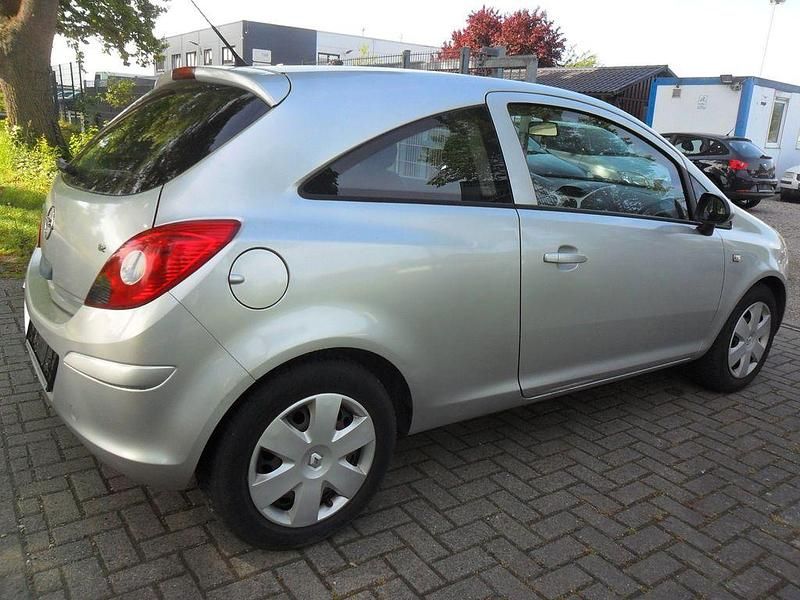 Gebraucht Opel Corsa Edition 80 PS (58 kW) 2008 Silber Kleinwagen