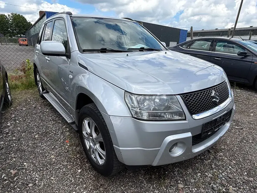 Gebraucht Suzuki Grand Vitara 129 PS (94 kW) 2007 Silber SUV
