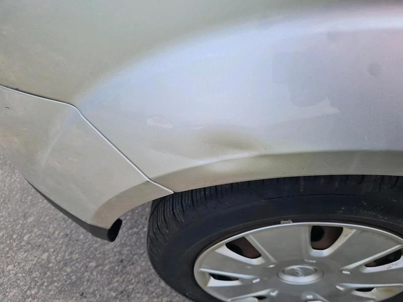 Gebraucht Ford Fiesta 60 PS (44 kW) 2006 Silber Kleinwagen