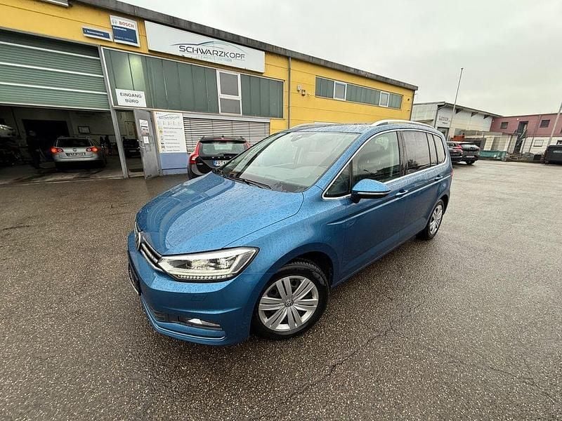 Blau Gebraucht 2017 VW Touran Highline Van / Kleinbus | 17.900 € (Guter Preis) - Bild 1/4