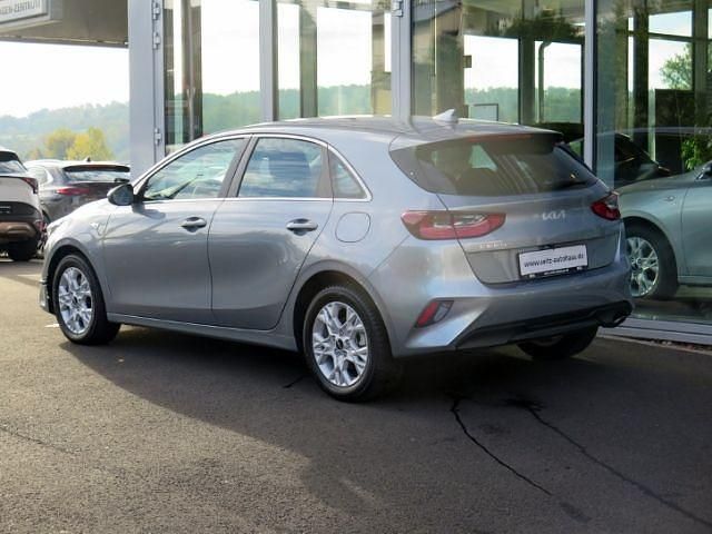 Gebraucht Kia Ceed Comfort 99 PS (72 kW) 2024 Silber Kleinwagen