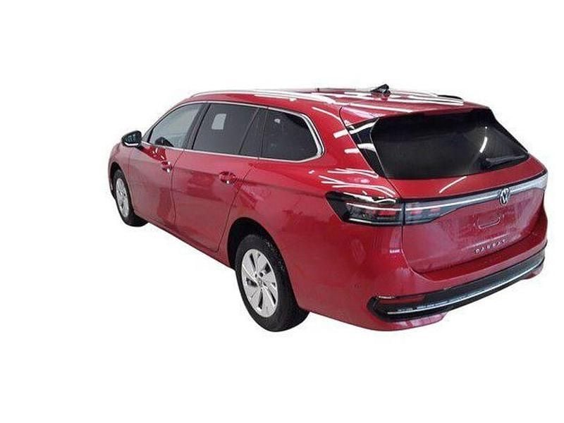 Gebraucht VW Passat Elegance 150 PS (110 kW) 2025 Rot (chilirot) Kombi