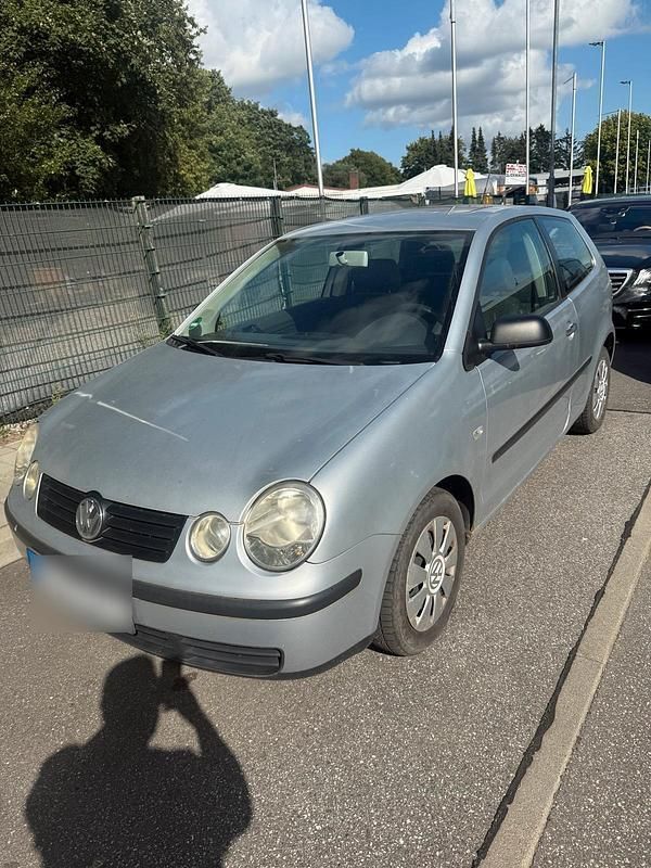 Silber Gebraucht 2004 VW Polo Kleinwagen | 700 € (Guter Preis) - Bild 1/4