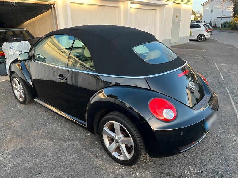 Gebraucht VW New Beetle 102 PS (75 kW) 2008 Schwarz Kleinwagen