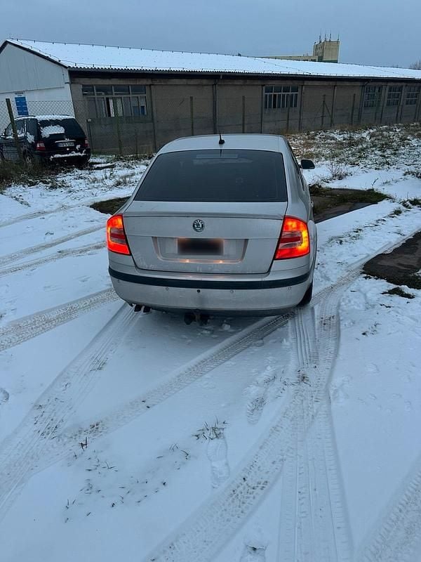 Gebraucht Skoda Octavia Elegance 105 PS (77 kW) 2004 Silber Limousine