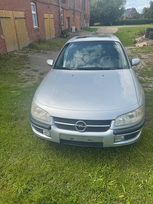 Silber Gebraucht 1998 Opel Omega Limousine | 1.500 € (Guter Preis) - Bild 1/4