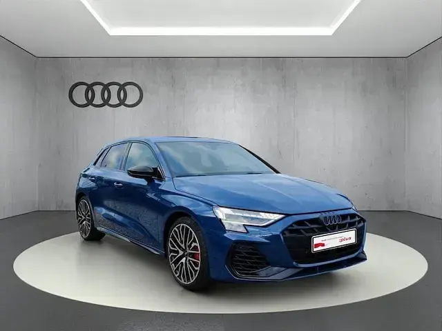 Gebraucht Audi S3 Comfort 333 PS (244 kW) 2024 Blau Limousine