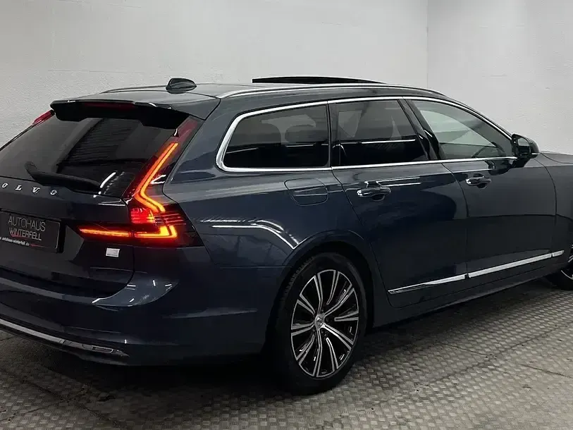 Gebraucht Volvo V90 455 PS (334 kW) 2022 Denim blue (metallic) Kombi