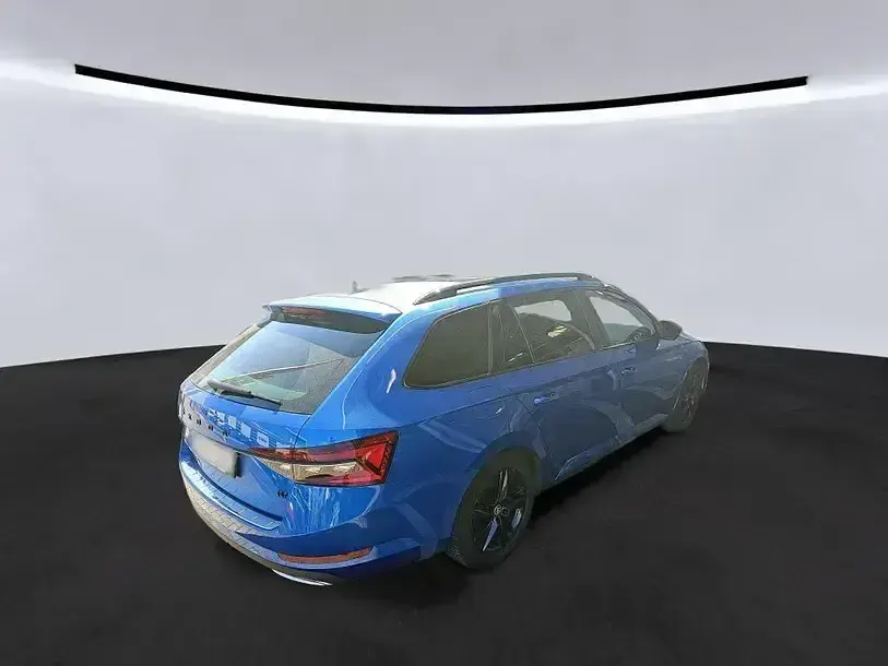 Gebraucht Skoda Superb SportLine 218 PS (160 kW) 2023 Raceblau Kombi