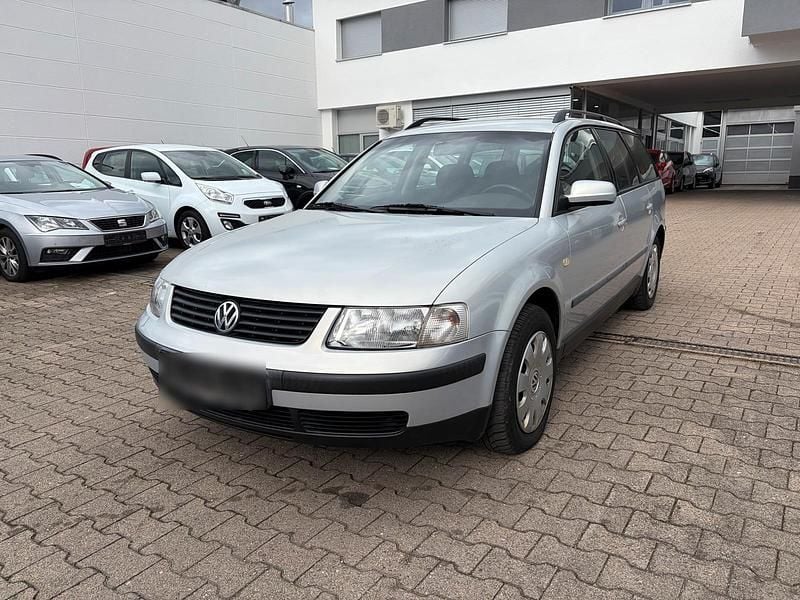 Gebraucht VW Passat 110 PS (80 kW) 1998 Grau Kombi