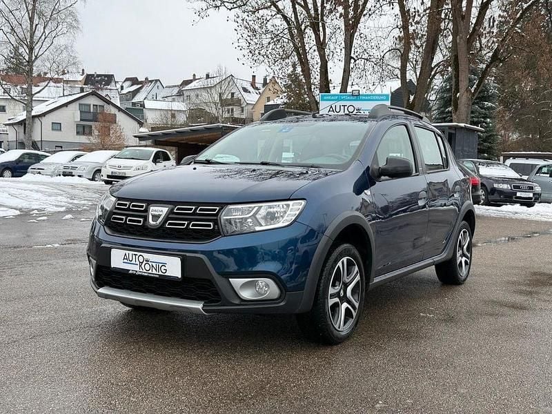 Gebraucht Dacia Sandero Celebration 90 PS (66 kW) 2018 Blau Limousine