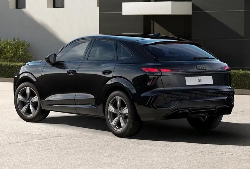 Neu Audi Q3 Sportback Advanced 150 PS (110 kW) 2025 Mythosschwarz metallic SUV