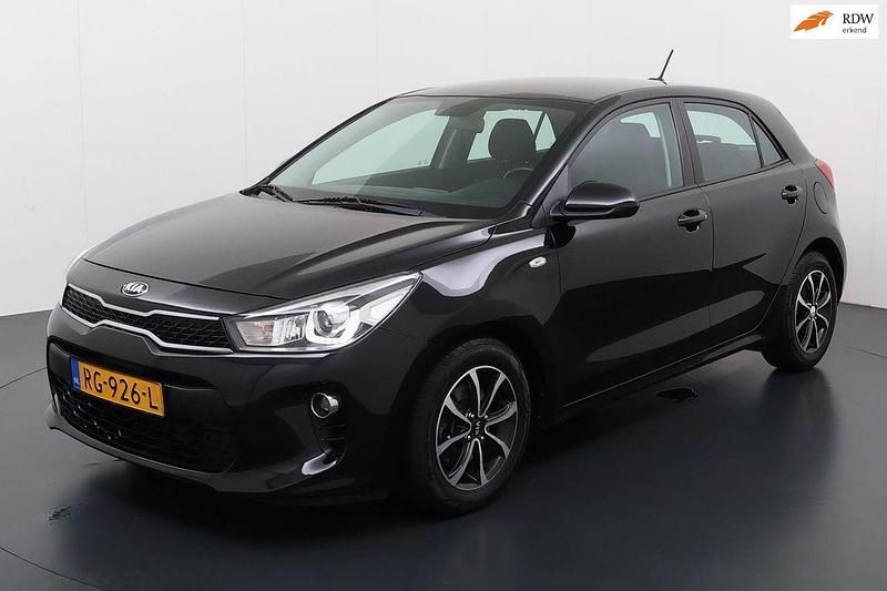 Schwarz Gebraucht 2018 Kia Rio Limousine | 8.950 € (Etwas zu teuer) - Bild 1/4
