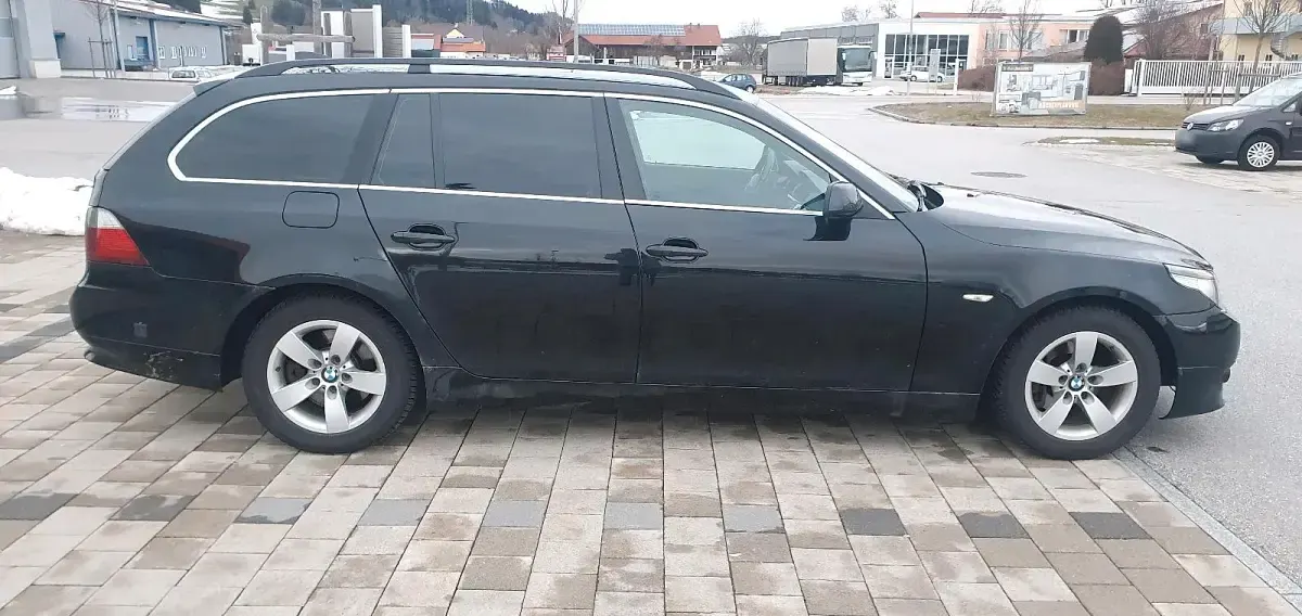 Gebraucht BMW 525 218 PS (160 kW) 2006 Schwarz Kombi