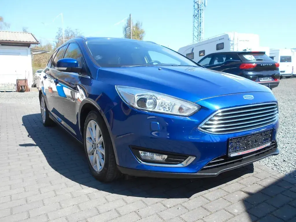 Gebraucht Ford Focus Titanium 182 PS (133 kW) 2015 Blau Limousine