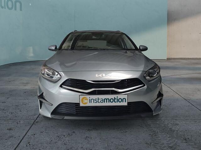 Gebraucht Kia Ceed Vision 160 PS (117 kW) 2023 Silber Kleinwagen