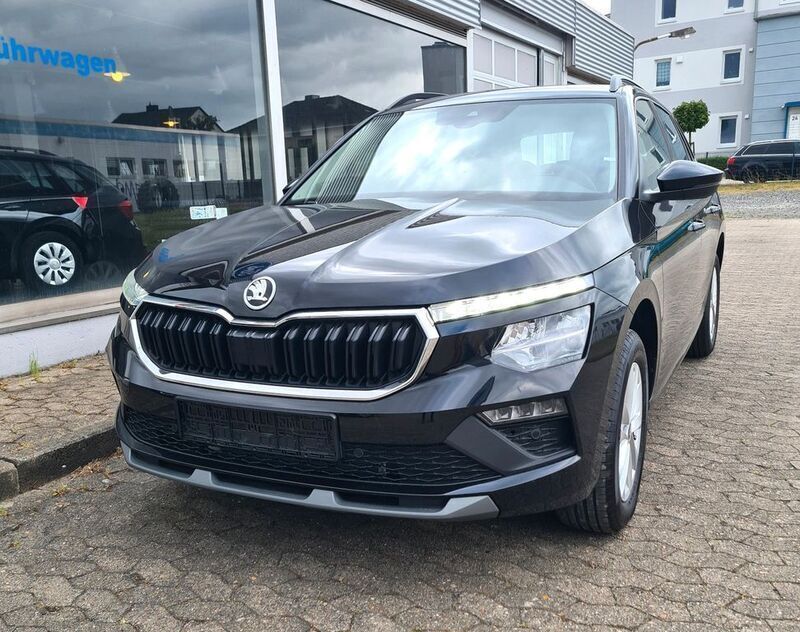 Schwarz Neu 2025 Skoda Kamiq Selection SUV | 26.900 € (Fairer Preis) - Bild 1/4