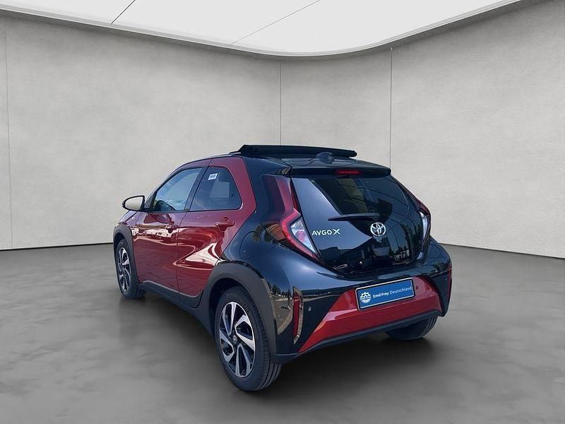 Neu Toyota Aygo X Comfort 72 PS (52 kW) 2025 Rot SUV