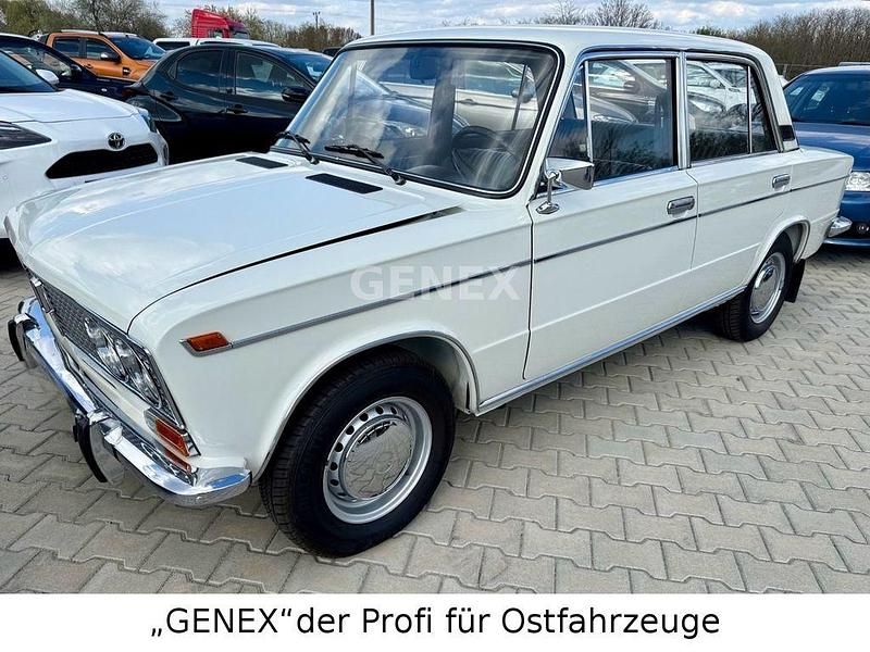 Second-hand Lada 2103 75 CP (55 kW) 1980 Alb Berlinǎ