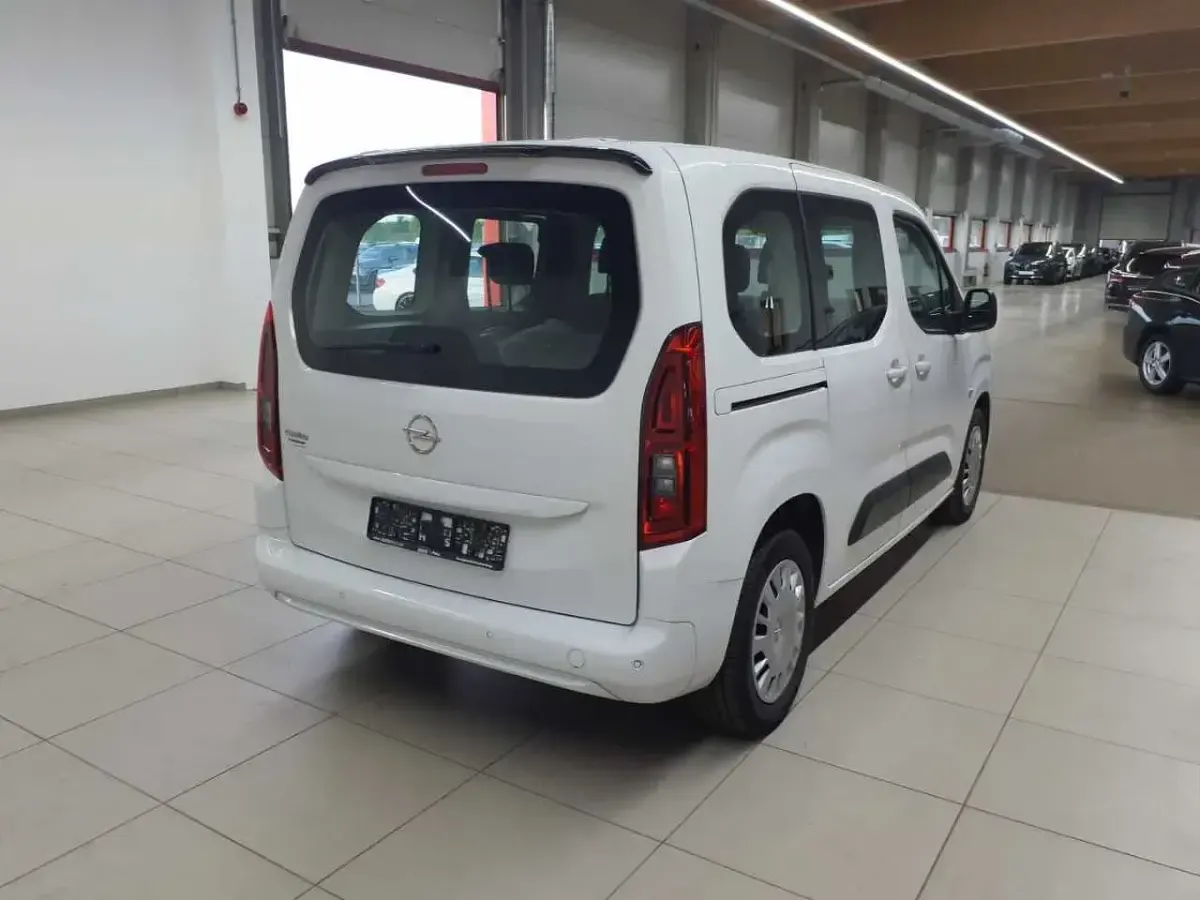 Gebraucht Opel Combo Life Edition 102 PS (75 kW) 2023 Kaolin weiß Van / Kleinbus