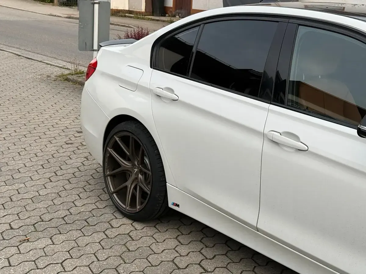 Gebraucht BMW 330 Luxury Line 252 PS (185 kW) 2016 Weiß Limousine