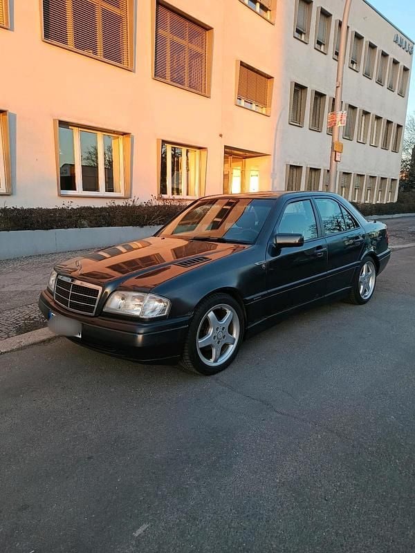 Gebraucht Mercedes C180 122 PS (89 kW) 1993 Grau Limousine