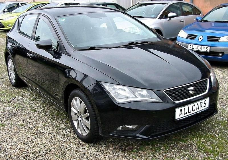 "universo" schwarz Gebraucht 2015 Seat Leon Reference Limousine | 8.790 € (Fairer Preis) - Bild 1/4