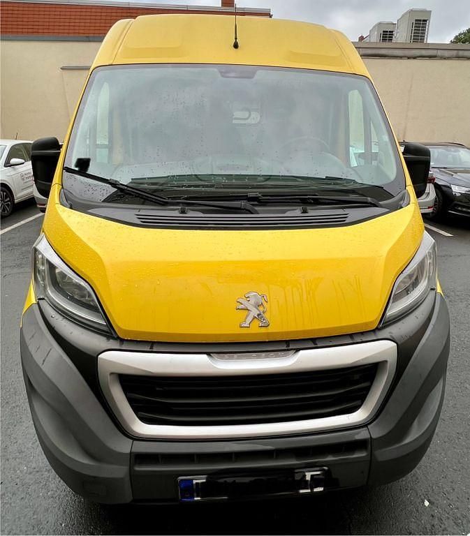 Gelb Gebraucht 2015 Peugeot Boxer Van | 13.999 € (Etwas zu teuer) - Bild 1/4