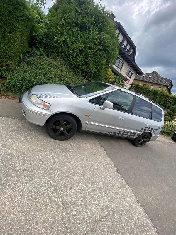 Grau Gebraucht 2000 Honda Shuttle Van / Kleinbus | 2.400 € - Bild 1/4