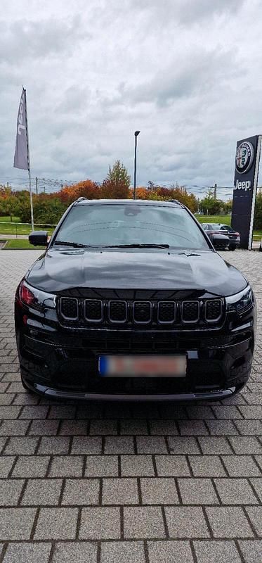 Gebraucht Jeep Compass 80th Anniversary 150 PS (110 kW) 2021 Schwarz SUV