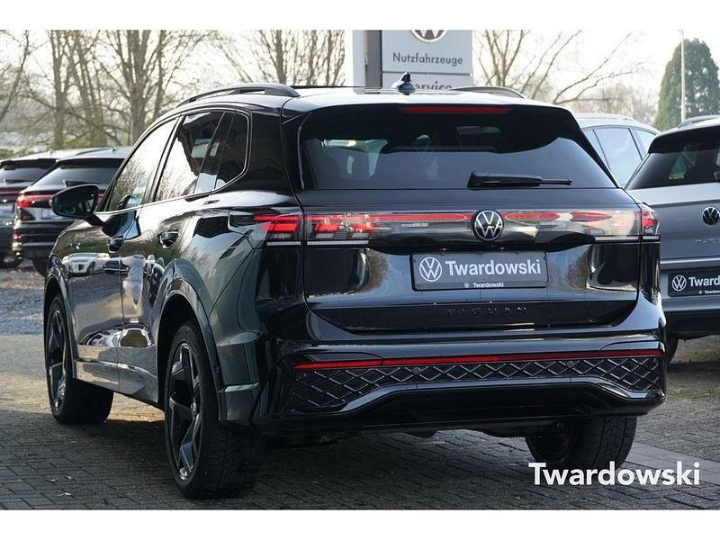 Gebraucht VW Tiguan R-line 272 PS (200 kW) 2025 Grenadillschwarz metallic SUV