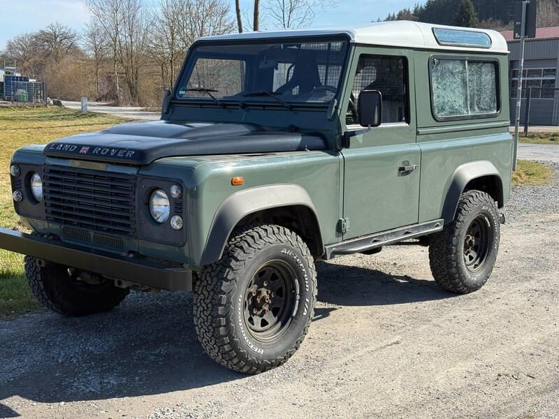 Grün Gebraucht 2011 Land Rover Defender SUV | 33.000 € (Superpreis) - Bild 1/4