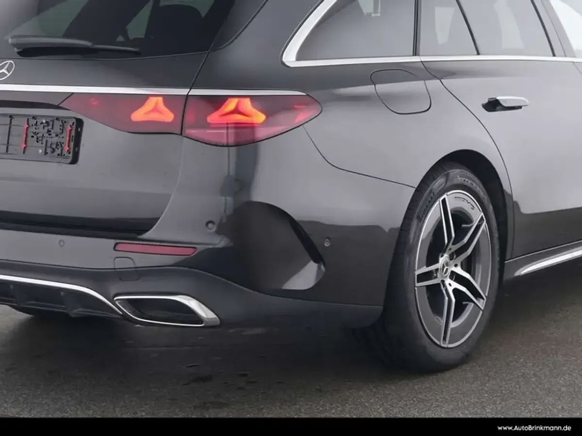 Gebraucht Mercedes E300 AMG line 313 PS (230 kW) 2025 Lack graphitgrau Kombi