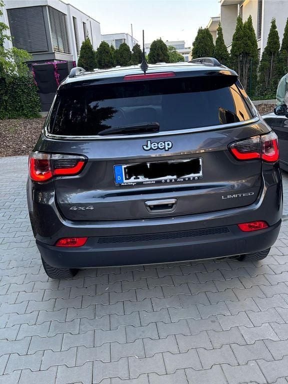 Gebraucht Jeep Compass Limited 140 PS (102 kW) 2017 Schwarz SUV